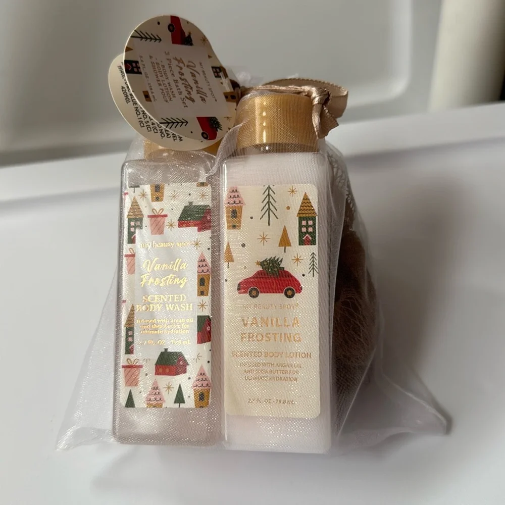 Vanilla Frosting Scented Body Wash, Lotion & Pouf Set NEW